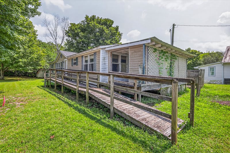 828 N Brown St, Springfield, TN 37172