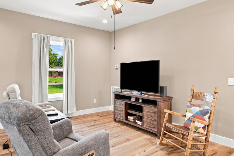 294 Running Meadows Rd, Portland, TN 37148
