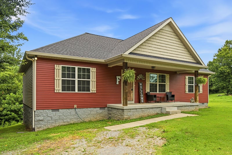 222 Hog Back Ridge Rd, Bethpage, TN 37022