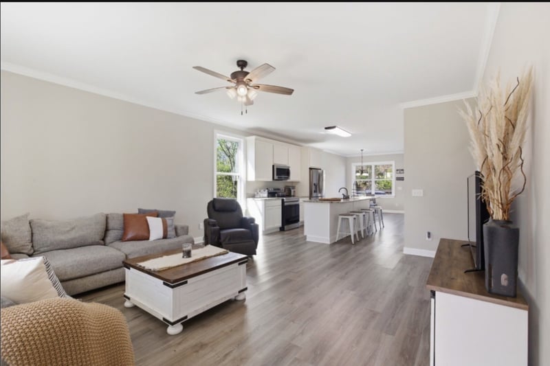 1030 Oak Dr, White Bluff, TN 37187