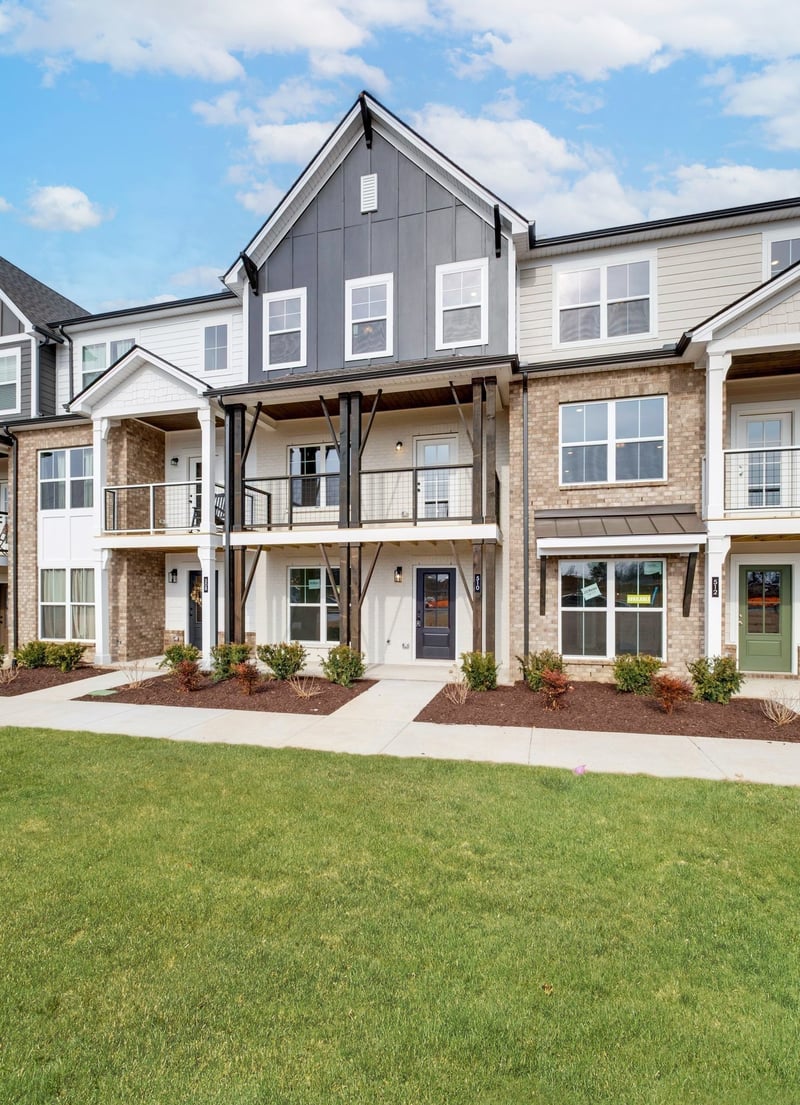 606 Granbury Pvt Dr, Hendersonville, TN 37075