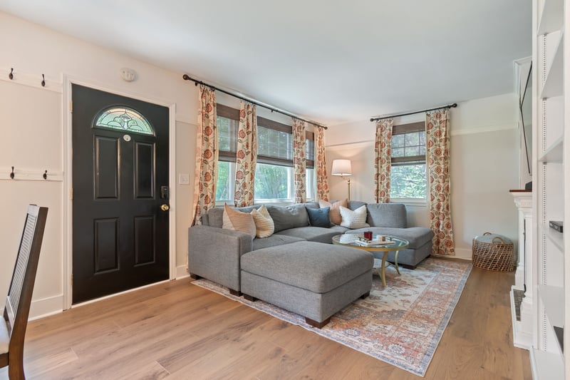 5034 Regent Dr, Nashville, TN 37220
