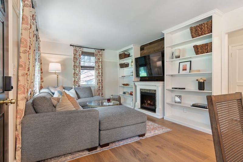 5034 Regent Dr, Nashville, TN 37220