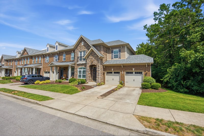 2106 Traemoor Village Ct, Nashville, TN 37209