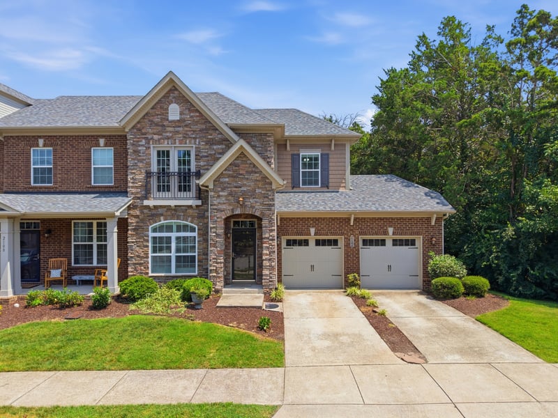 2106 Traemoor Village Ct, Nashville, TN 37209
