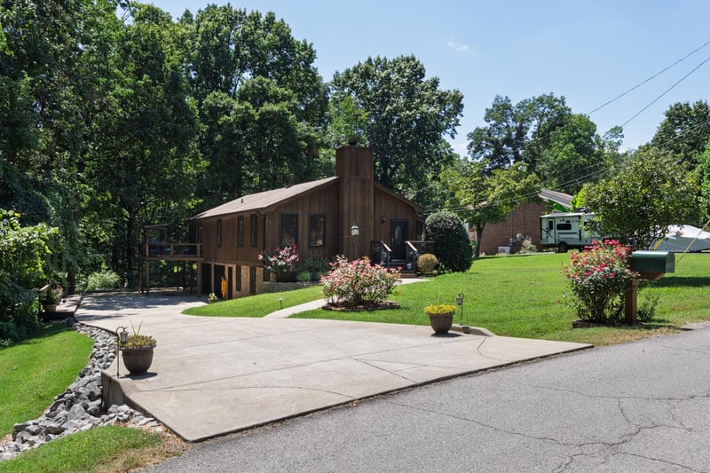 1002 Winding Way Dr, White House, TN 37188