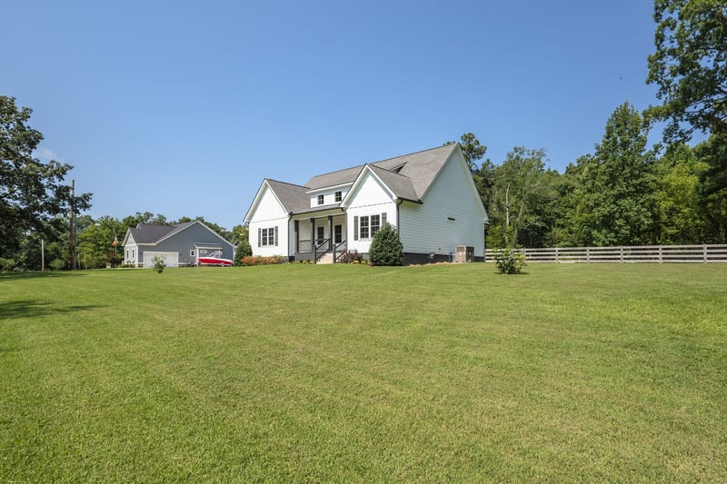 1624 Porter Rd, Burns, TN 37029