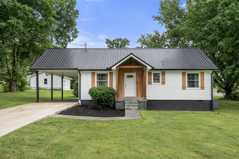 100 Brook Dr, Dickson, TN 37055