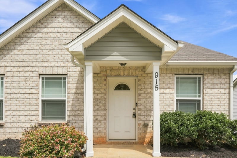 915 17th Ave E, Springfield, TN 37172