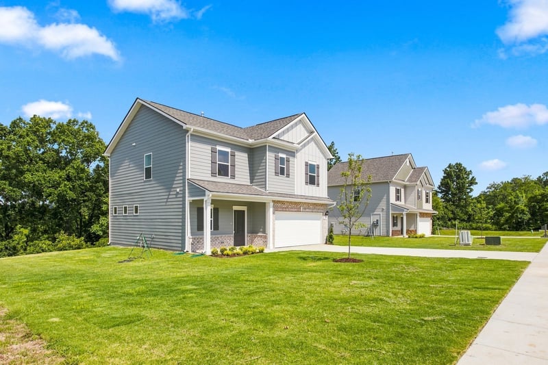621 Nightengale Ridge Dr, Columbia, TN 38401