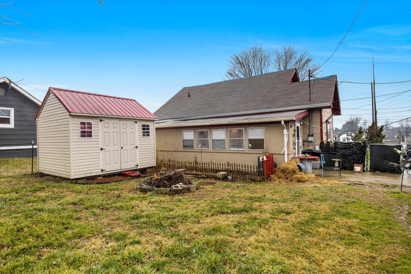 2461 Old Greenbrier Pike, Greenbrier, TN 37073