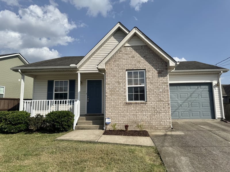 1204 Lakewalk Dr, Antioch, TN 37013