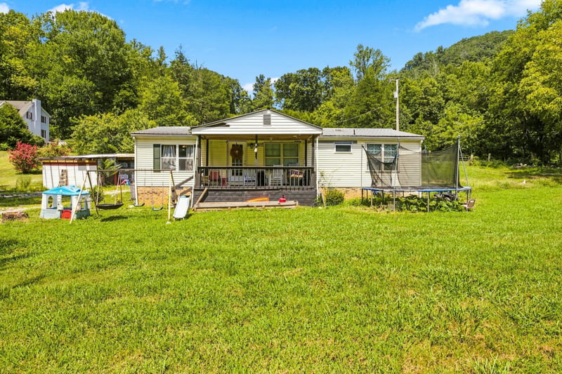 673 Cookeville Hwy, Elmwood, TN 38560