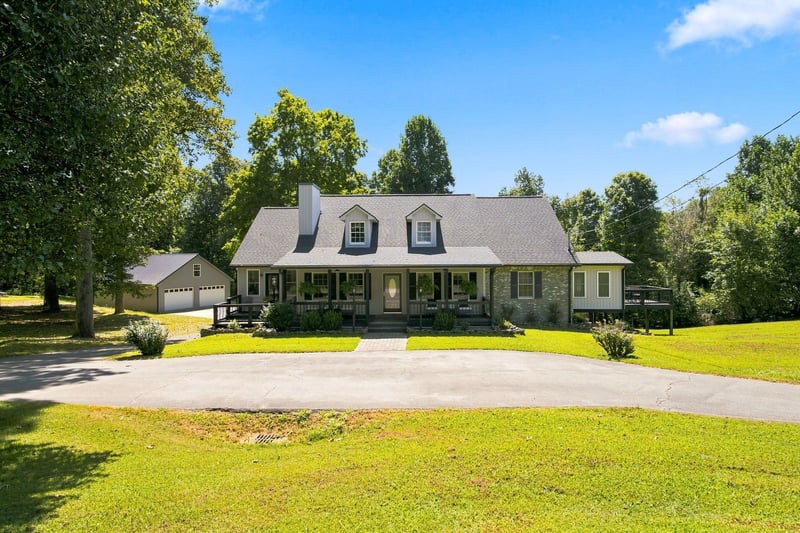 1032 Trainer Ave, Burns, TN 37029