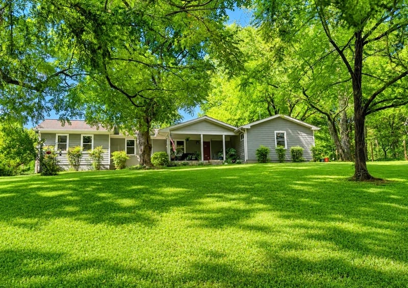 2390 Harlan Rd, Columbia, TN 38401