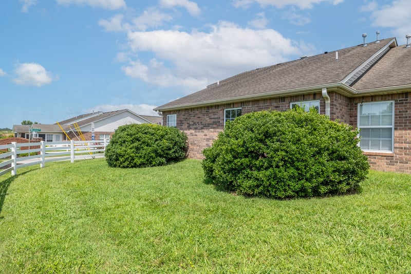 1300 Crofton Park Ct, Columbia, TN 38401