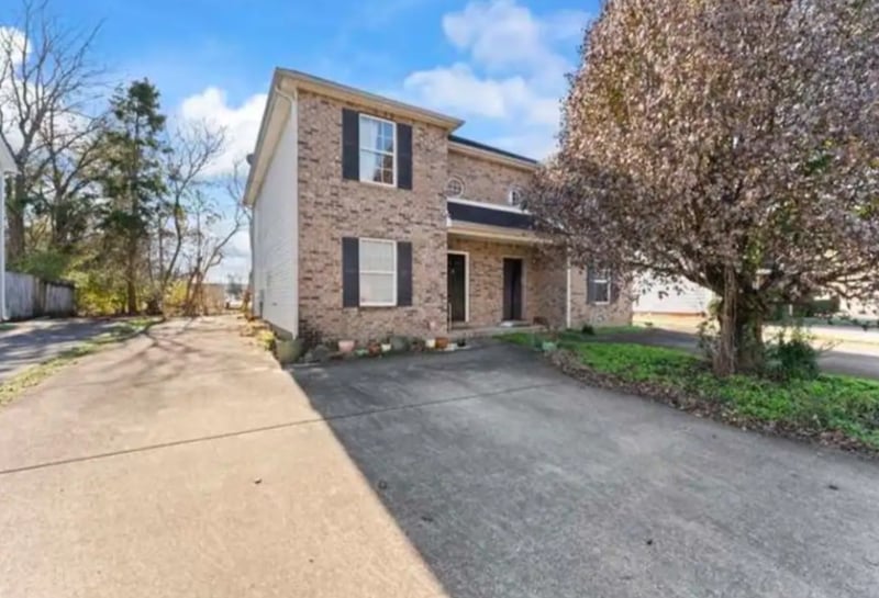 1422 Middleborough Ct, Murfreesboro, TN 37130