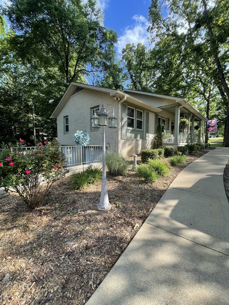 100 Canary Dr, Dickson, TN 37055