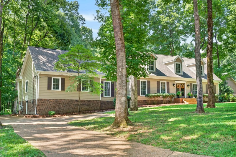 208 Hidden Lake Rd, Hendersonville, TN 37075