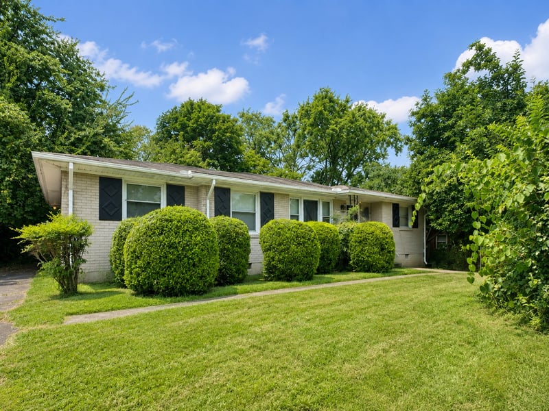 6413 Premier Dr, Nashville, TN 37209
