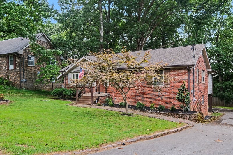 2433 Rychen Dr, Nashville, TN 37217