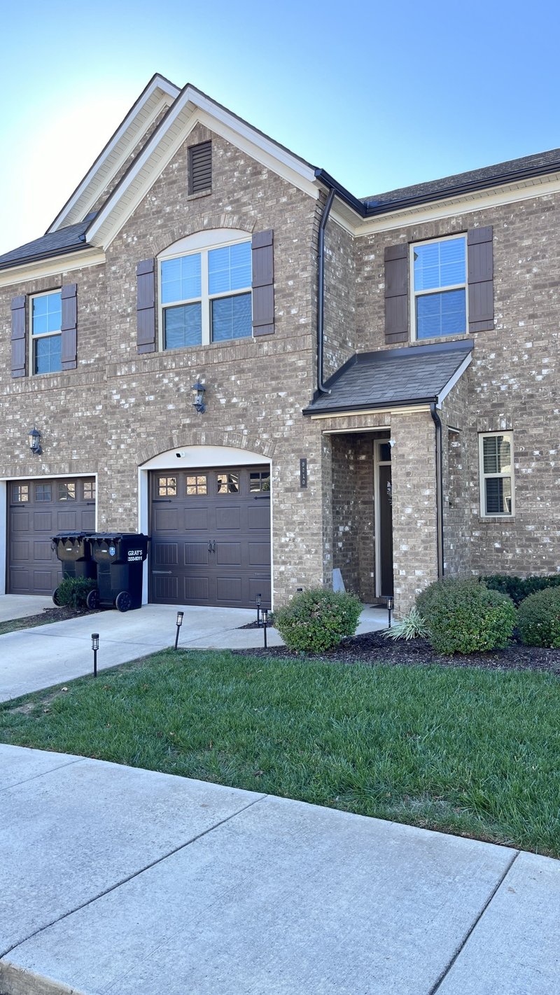 3010 Defilade Dr, Murfreesboro, TN 37128