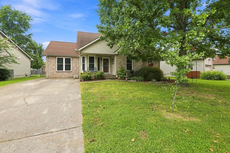 2008 Waterford Dr, Old Hickory, TN 37138