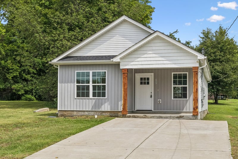 117 21st Ave W, Springfield, TN 37172