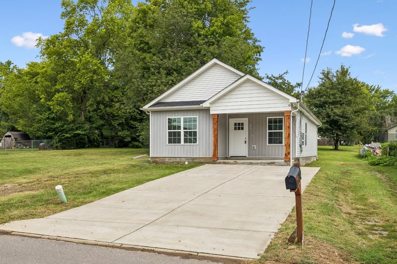 117 21st Ave W, Springfield, TN 37172