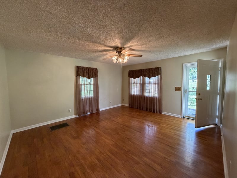 1015 Kelly Blvd, Westmoreland, TN 37186