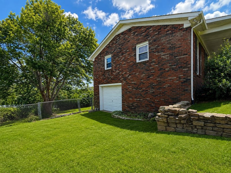 1015 Kelly Blvd, Westmoreland, TN 37186