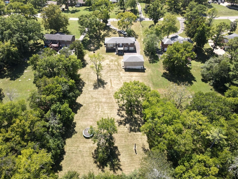 153 Country Club Dr, Hendersonville, TN 37075