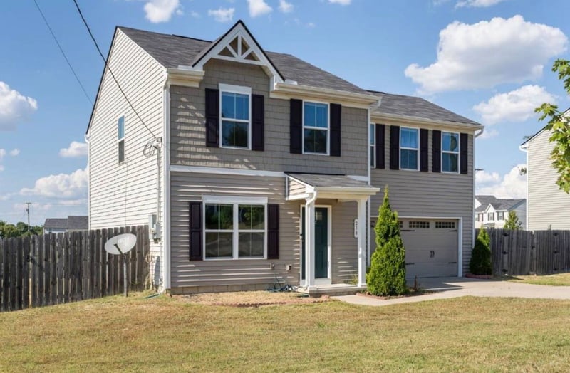 218 Nottingham Ln, La Vergne, TN 37086