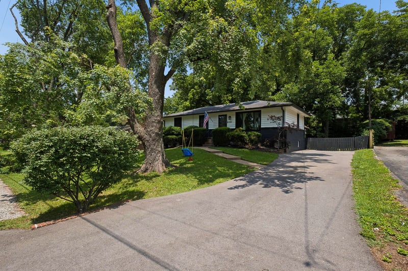 320 Garrett Dr, Nashville, TN 37211