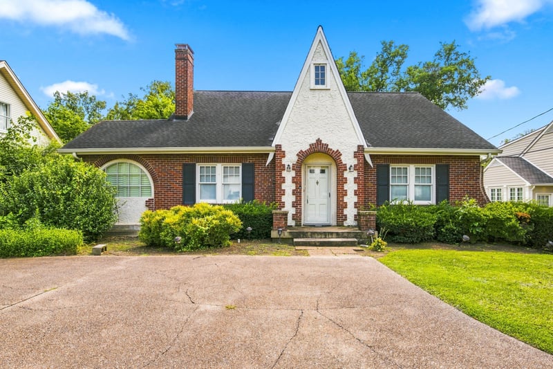1621 S Observatory Dr, Nashville, TN 37215