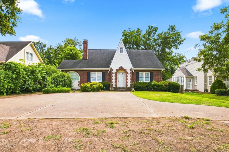 1621 S Observatory Dr, Nashville, TN 37215