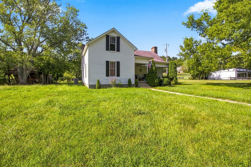 6889 Giles Hill Rd, College Grove, TN 37046