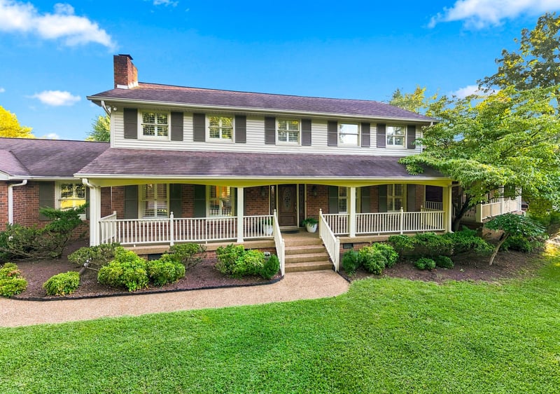 100 Applewood Valley Dr, Hendersonville, TN 37075