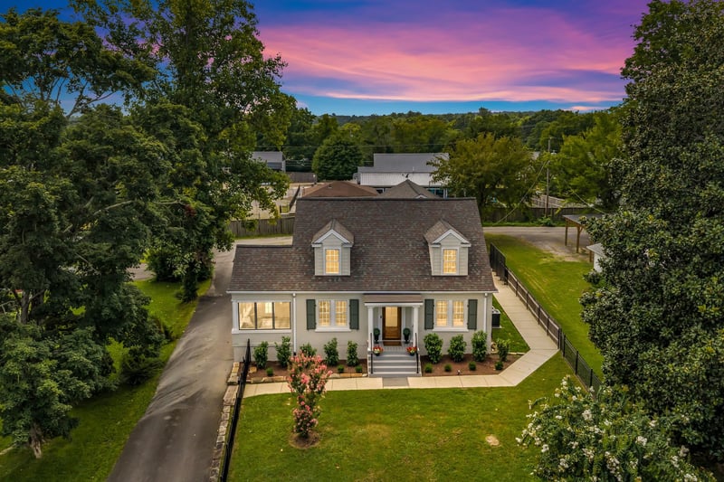 404 Murrell St, Dickson, TN 37055