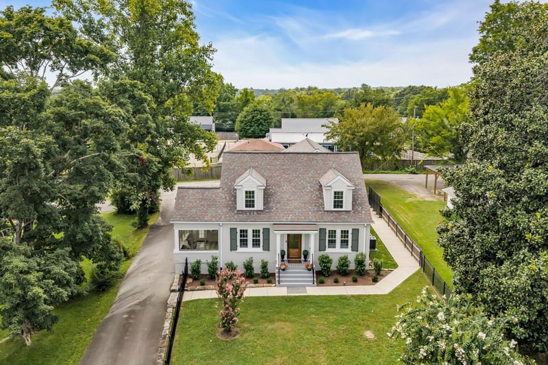 404 Murrell St, Dickson, TN 37055