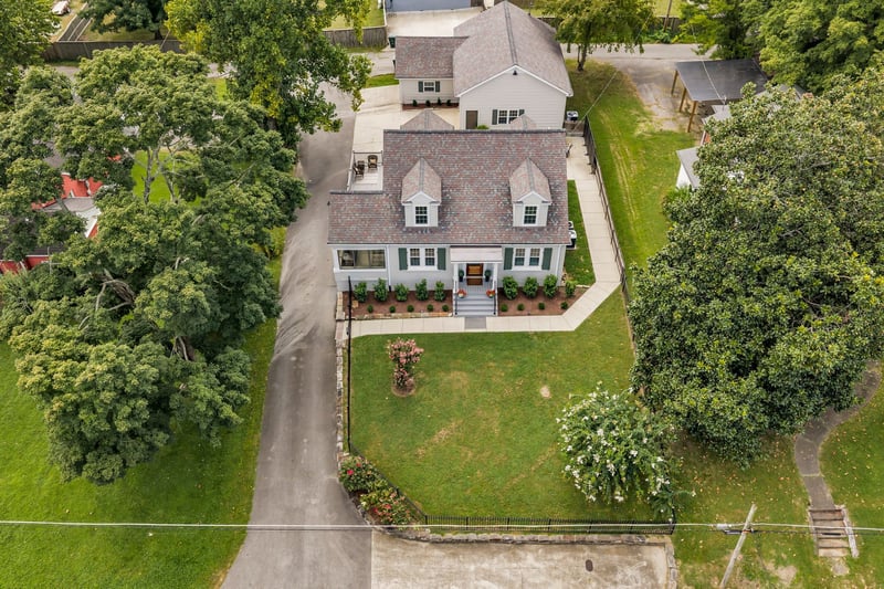 404 Murrell St, Dickson, TN 37055