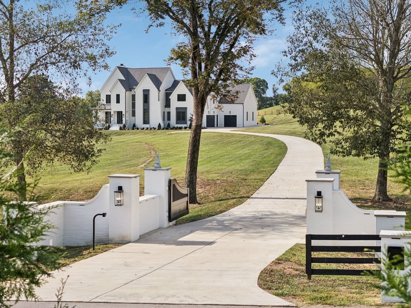 2245 Skinner Rd, Arrington, TN 37014