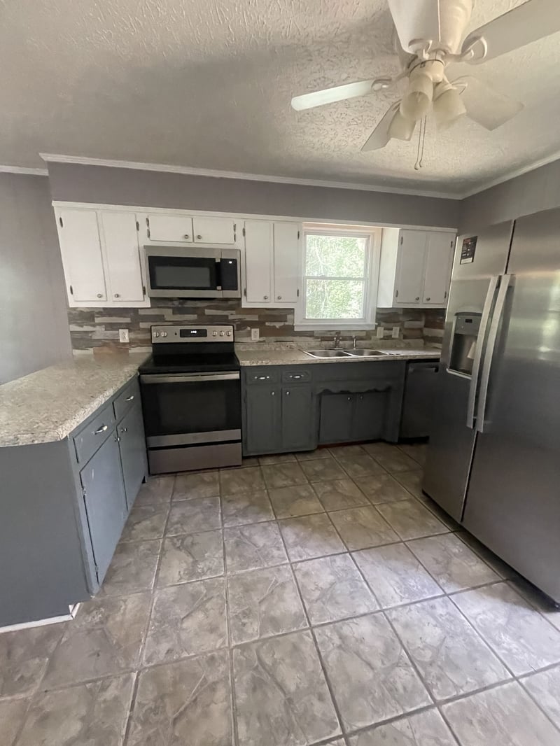 1143 Chestnut Dr, Burns, TN 37029