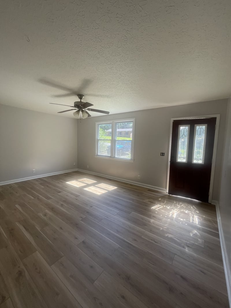1143 Chestnut Dr, Burns, TN 37029