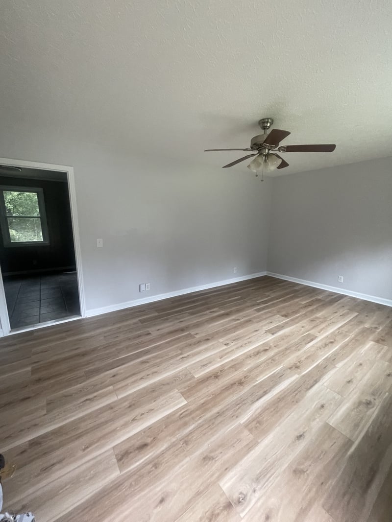 1143 Chestnut Dr, Burns, TN 37029