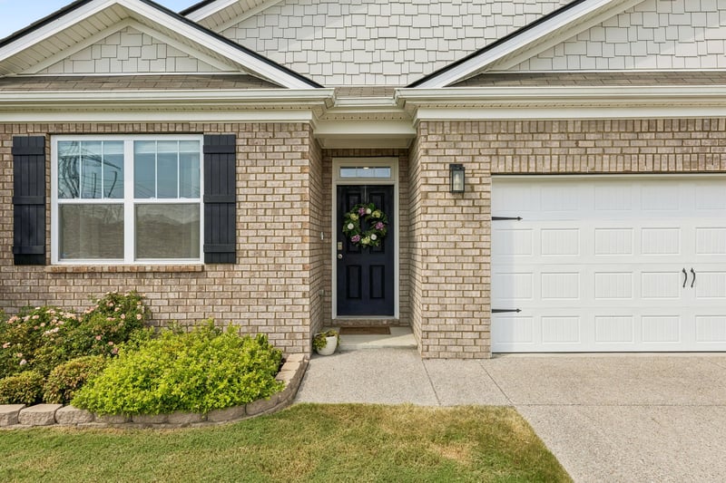 1230 Sylvan Park Dr, Spring Hill, TN 37174
