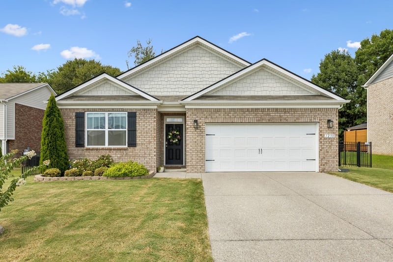 1230 Sylvan Park Dr, Spring Hill, TN 37174