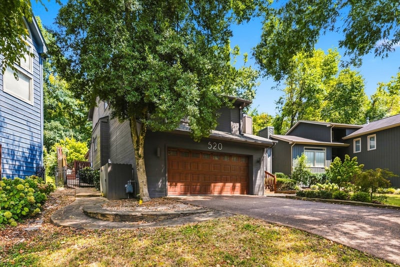 520 Harpeth Trace Dr, Nashville, TN 37221
