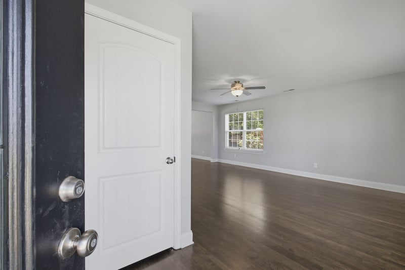 121 Pledge Ct, La Vergne, TN 37086