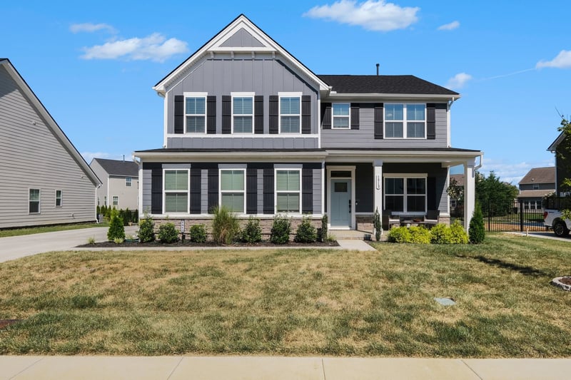 1913 Oak Dr, Murfreesboro, TN 37128